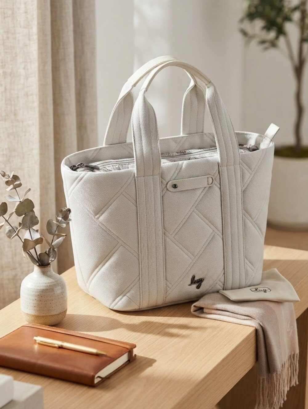 ​Lug Dory Everyday Quilted Travel Tote Bag Light Grey